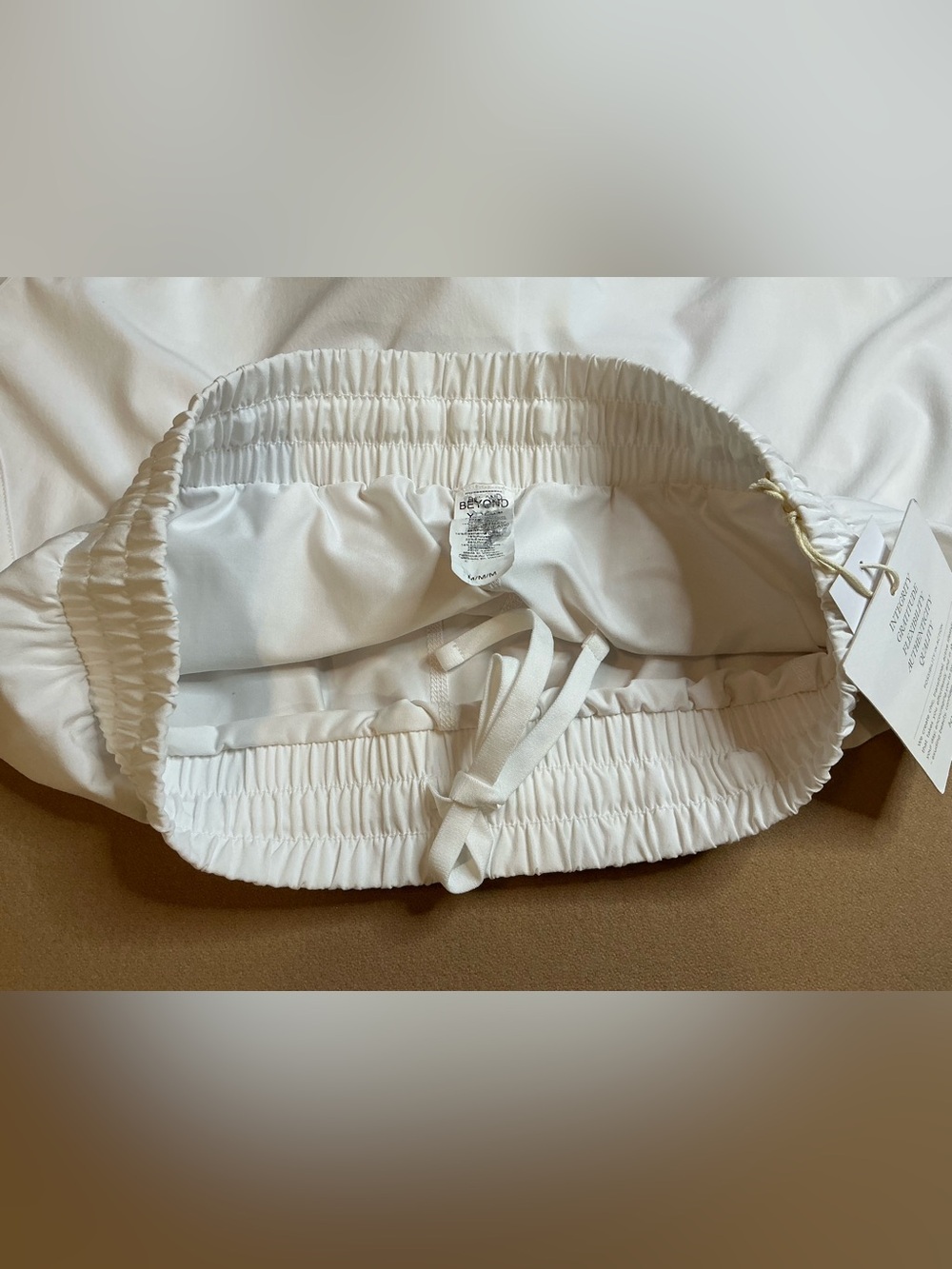 NWT Beyond Yoga In Stride lined shorts - Picture 13 of 15
